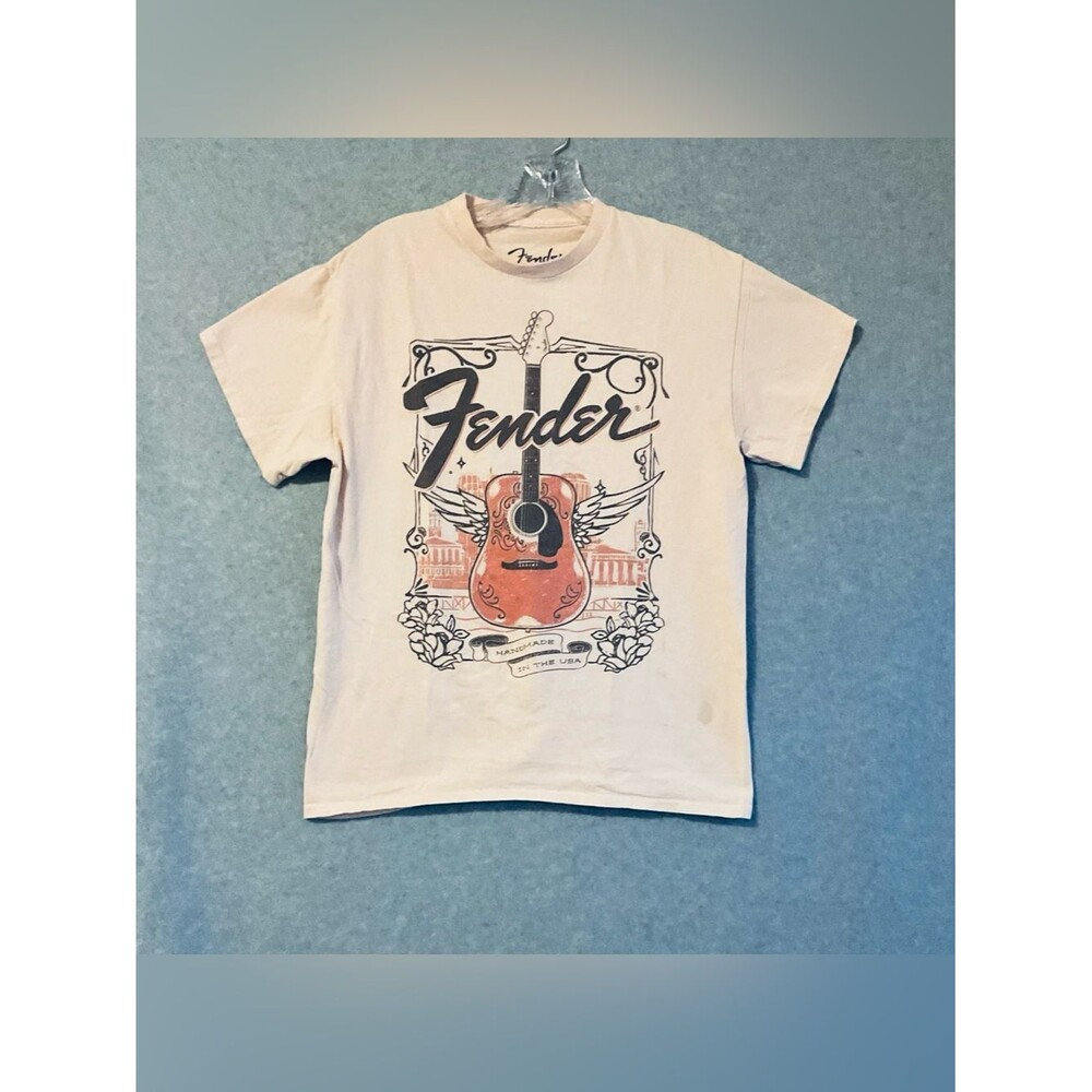Vintage Fender Boy Guitar Grafic very ligh Pastel PinkT shirt short sleeves Sz M